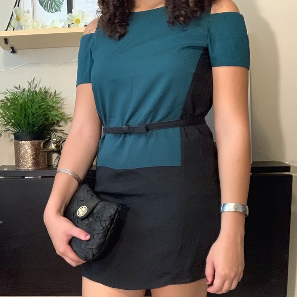 Color block short dress - Picture 2 of 3